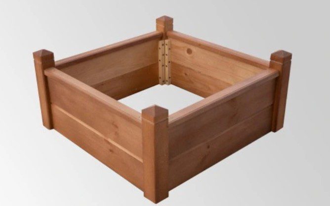 Obudowa urnowa z drewna w ciemnym kolorze o wymiarach 60x60x32 cm – eleganckie wykończenie grobu urnowego